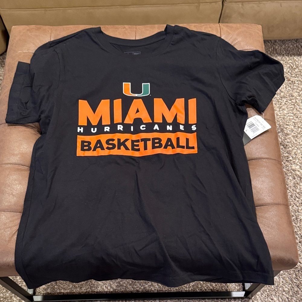 Miami hurricane Adidas T-shirt, size large (45)